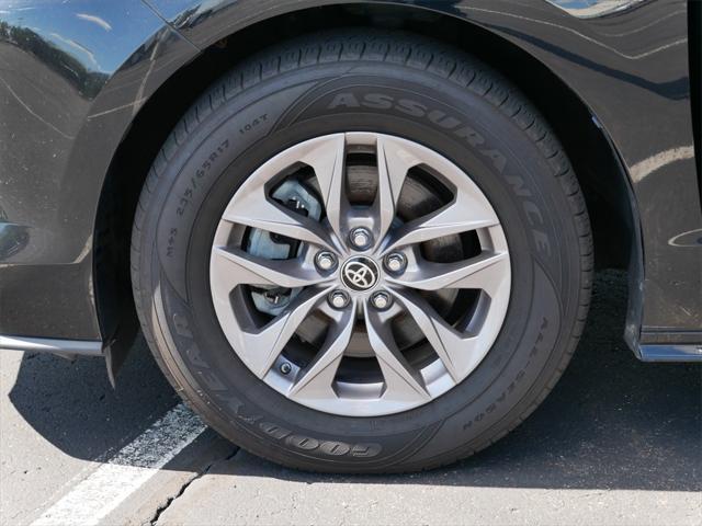 Photo of 2021 Midnight Black Metallic Toyota Sienna