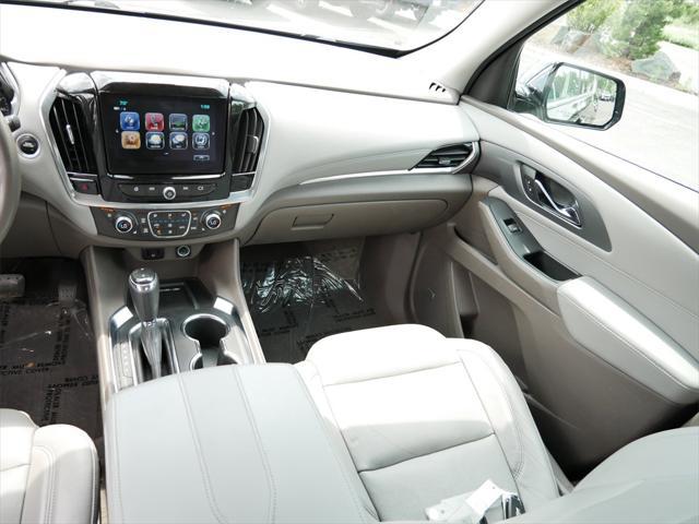 Photo of 2018 Graphite Metallic Chevrolet Traverse