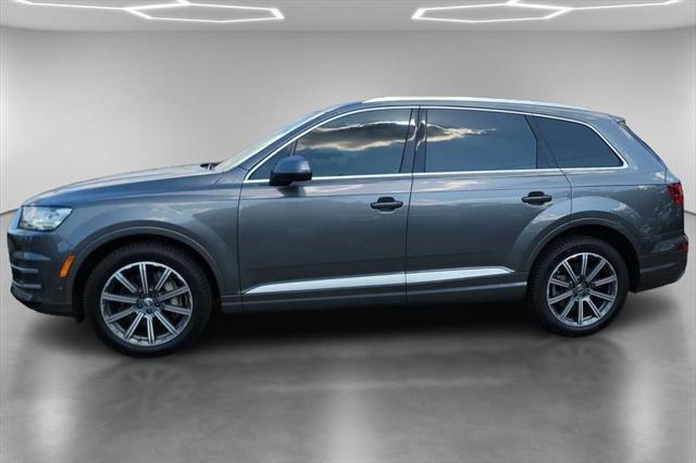 Photo of 2019 Samurai Gray Metallic Audi Q7
