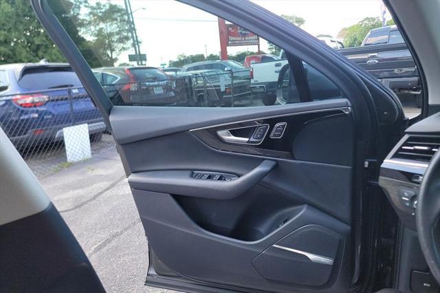Photo of 2019 Samurai Gray Metallic Audi Q7