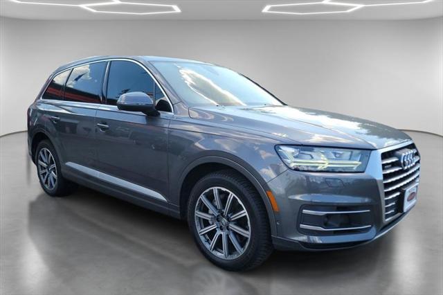 Photo of 2019 Samurai Gray Metallic Audi Q7
