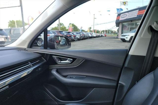 Photo of 2019 Samurai Gray Metallic Audi Q7
