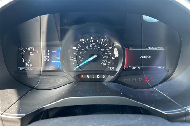 Photo of 2019 White Platinum Metallic Tri-Coat Ford Edge
