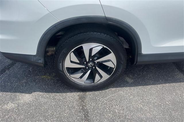 Photo of 2016 White Diamond Pearl Honda CR-V