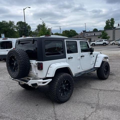 Photo of 2015 Bright White Clearcoat Jeep Wrangler Unlimited