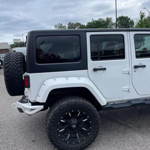 Photo of 2015 Bright White Clearcoat Jeep Wrangler Unlimited