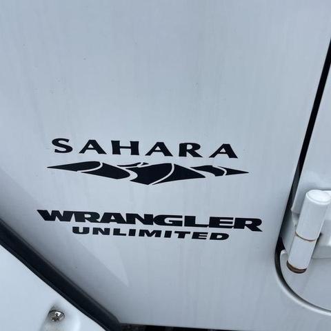 Photo of 2015 Bright White Clearcoat Jeep Wrangler Unlimited