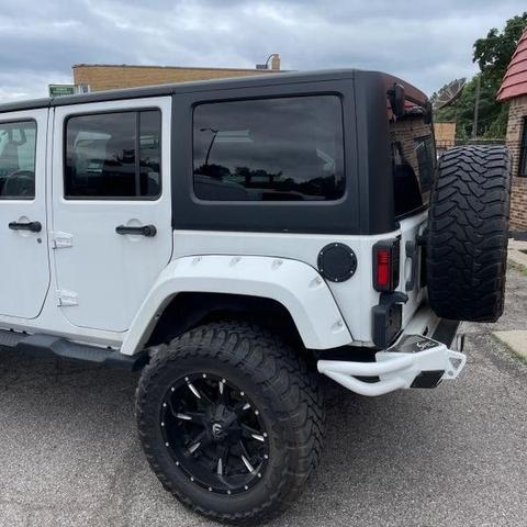 Photo of 2015 Bright White Clearcoat Jeep Wrangler Unlimited