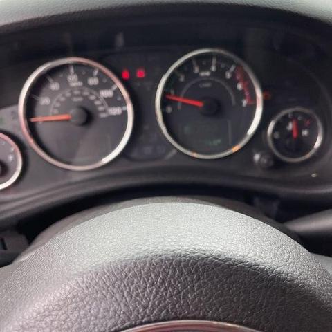 Photo of 2015 Bright White Clearcoat Jeep Wrangler Unlimited