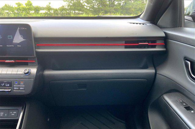 Photo of 2024 Atlas White Hyundai KONA