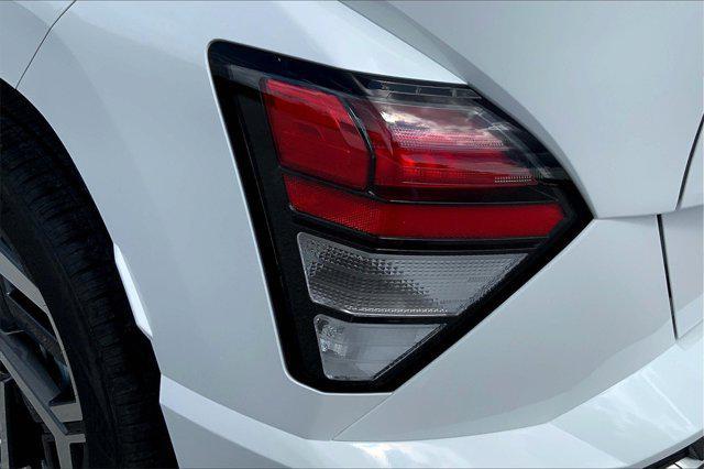 Photo of 2024 Atlas White Hyundai KONA