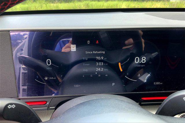 Photo of 2024 Atlas White Hyundai KONA