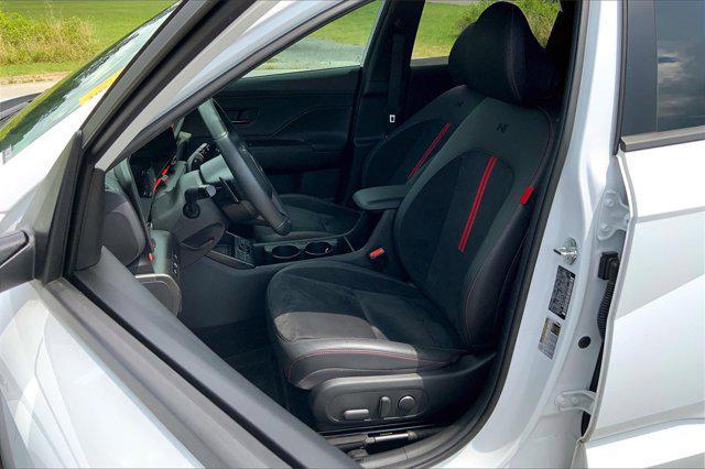 Photo of 2024 Atlas White Hyundai KONA