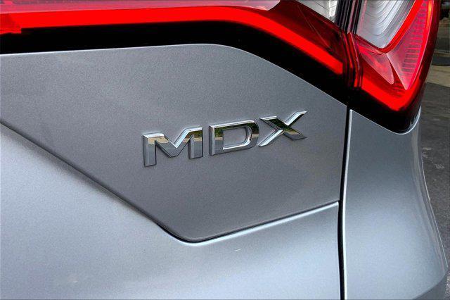 Photo of 2023 Silver Acura MDX