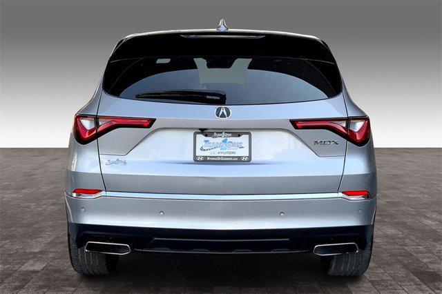 Photo of 2023 Silver Acura MDX