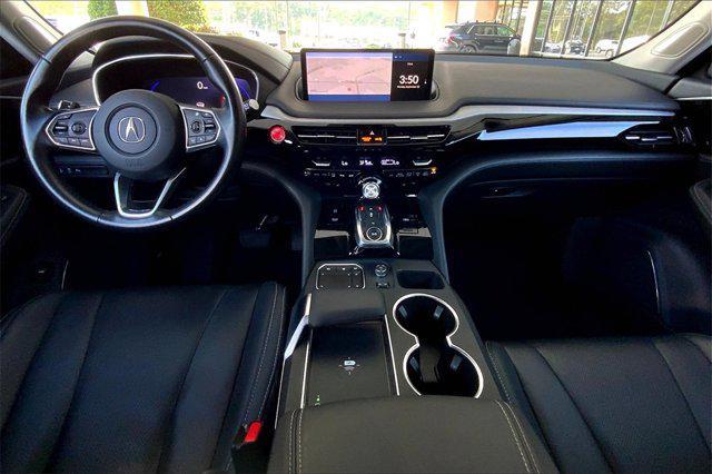 Photo of 2023 Silver Acura MDX