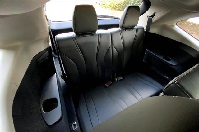 Photo of 2023 Silver Acura MDX
