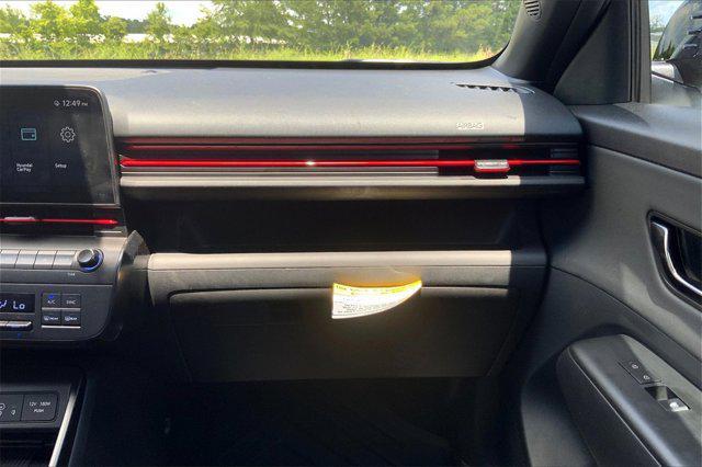 Photo of 2024 Atlas White Hyundai KONA