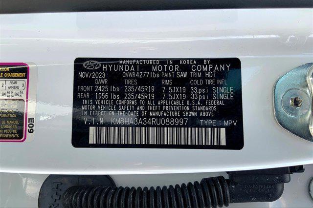 Photo of 2024 Atlas White Hyundai KONA