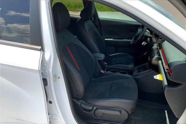 Photo of 2024 Atlas White Hyundai KONA