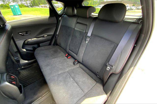 Photo of 2024 Atlas White Hyundai KONA