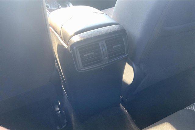 Photo of 2022 Pearl White Tricoat Nissan Rogue Sport