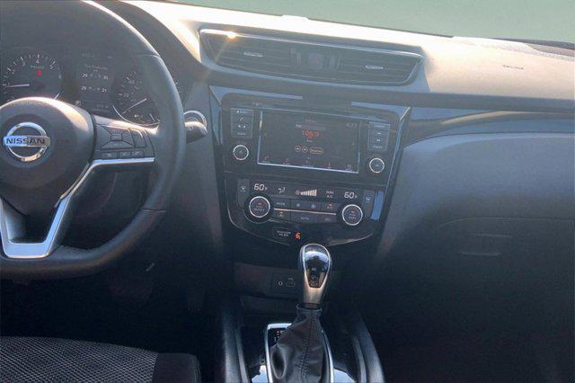 Photo of 2022 Pearl White Tricoat Nissan Rogue Sport