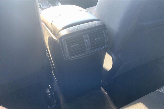 Photo of 2022 Pearl White Tricoat Nissan Rogue Sport