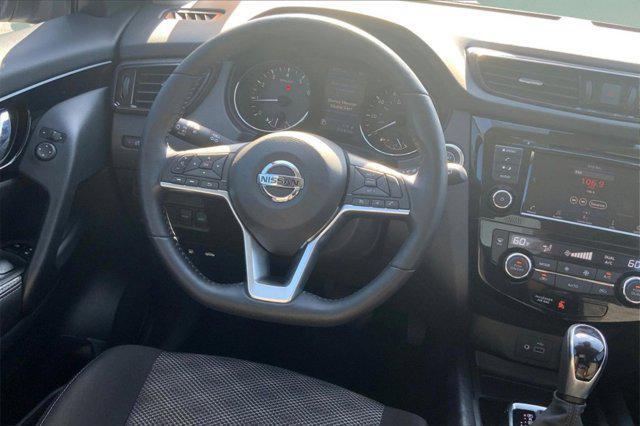 Photo of 2022 Pearl White Tricoat Nissan Rogue Sport