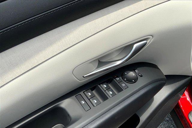 Photo of 2025 Ultimate Red Hyundai TUCSON Hybrid