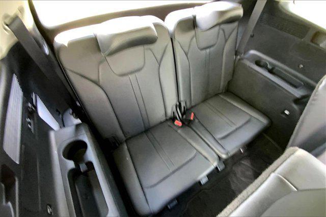 Photo of 2022 Glacial White Pearl Kia Sorento