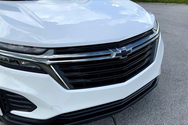 Photo of 2023 Summit White Chevrolet Equinox