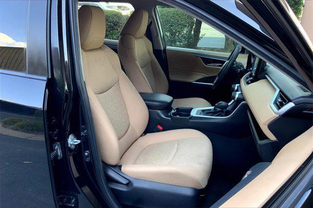 Photo of 2021 Black Toyota RAV4