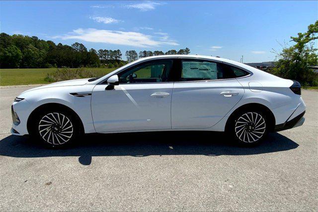 Photo of 2025 Serenity White Hyundai SONATA Hybrid