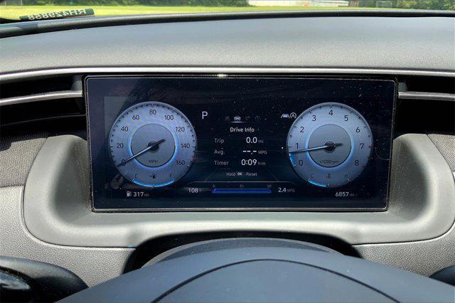 Photo of 2024 White Pearl Hyundai TUCSON