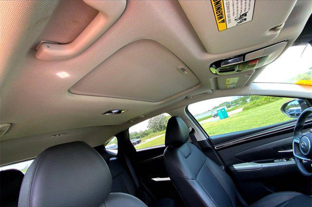 Photo of 2024 White Pearl Hyundai TUCSON