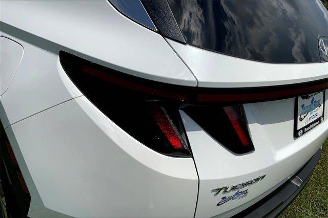 Photo of 2024 White Pearl Hyundai TUCSON