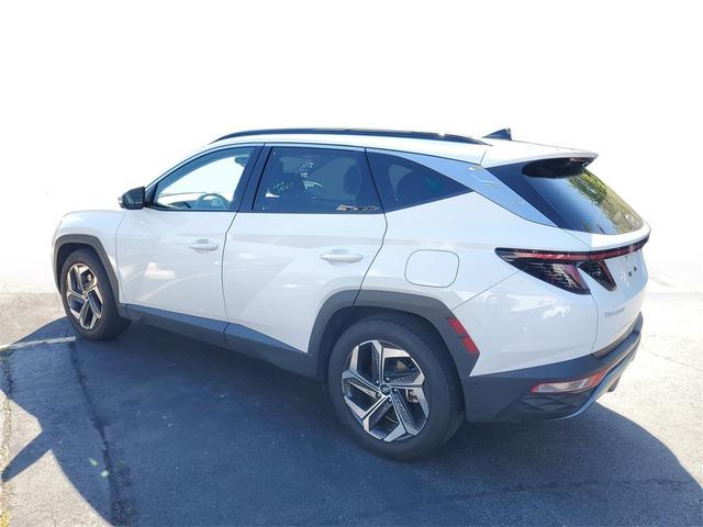 Photo of 2024 White Pearl Hyundai TUCSON