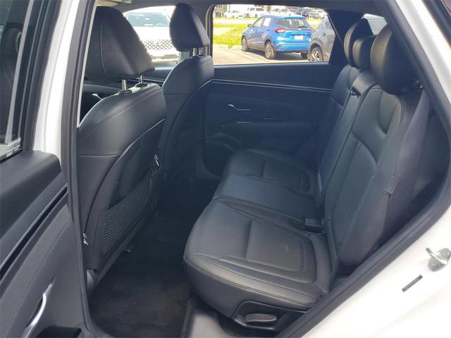 Photo of 2024 White Pearl Hyundai TUCSON