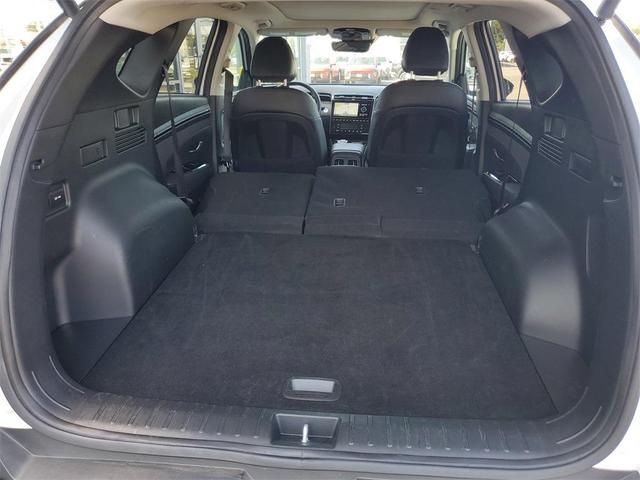 Photo of 2024 White Pearl Hyundai TUCSON
