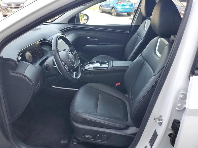 Photo of 2024 White Pearl Hyundai TUCSON