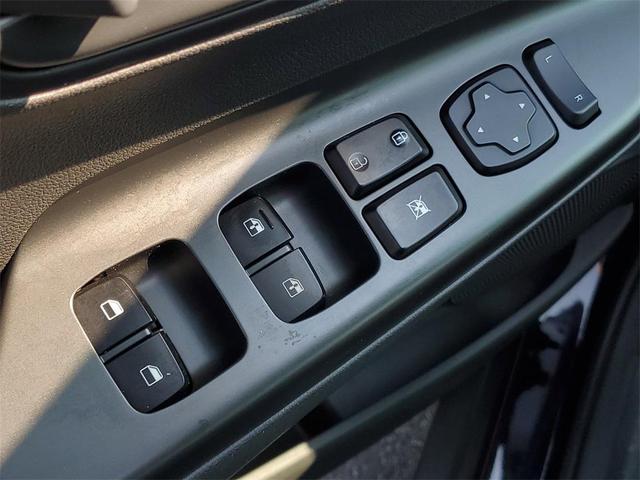 Photo of 2023 Ultra Black Pearl Hyundai KONA