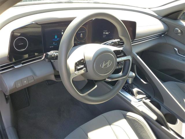 Photo of 2024 Abyss Black Hyundai ELANTRA