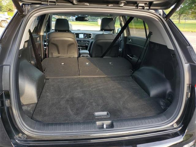Photo of 2022 Black Cherry Pearl Kia Sportage