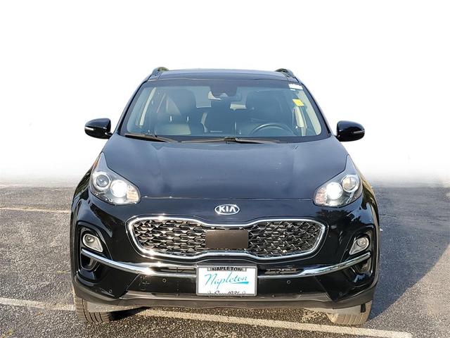 Photo of 2022 Black Cherry Pearl Kia Sportage
