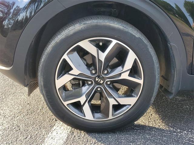 Photo of 2022 Black Cherry Pearl Kia Sportage