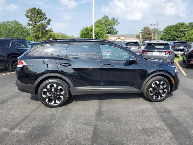 Photo of 2023 Ebony Black Kia Sportage
