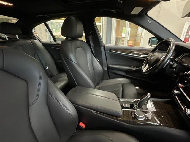 Photo of 2019 Blue BMW 530