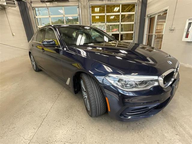 Photo of 2019 Blue BMW 530