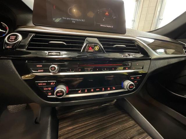 Photo of 2019 Blue BMW 530